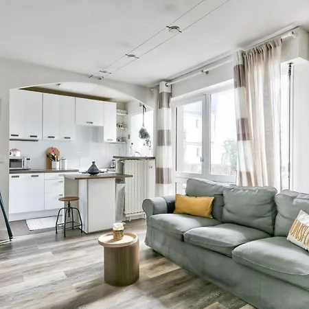 Bright 2 In Apartment Paris